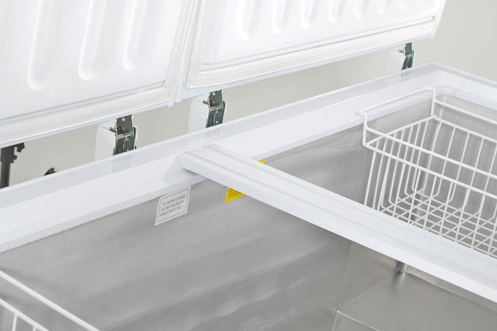 White 30 Cu Ft Chest Freezer H95130